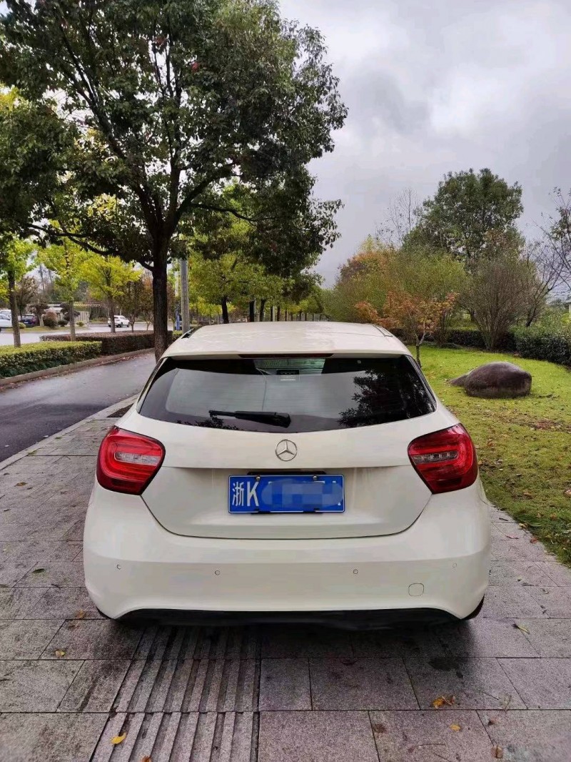 嘉兴15年奔驰A5