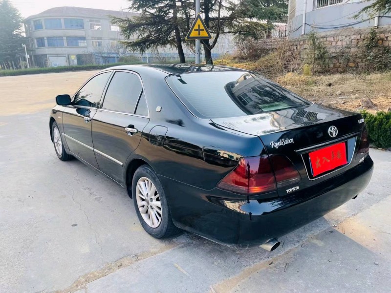 烟台05年丰田皇冠8