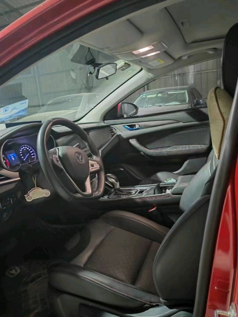 中山20年长安汽车逸动3