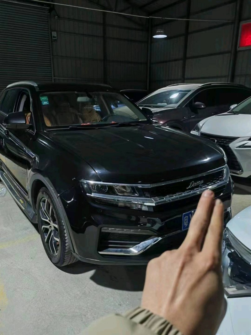 中山17年众泰大迈X71