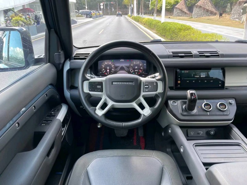 深圳21年路虎卫士4