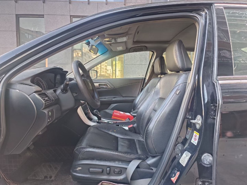 东莞14年本田雅阁7