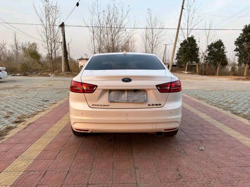 徐州16年福特福睿斯2