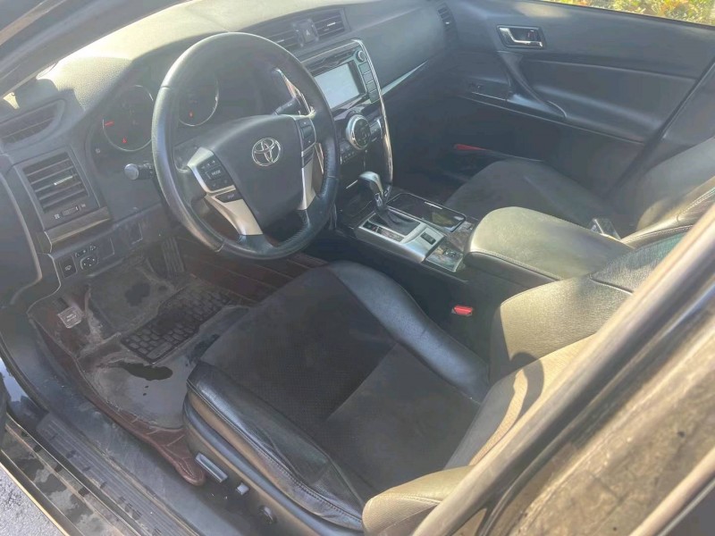 潍坊14年丰田锐志4