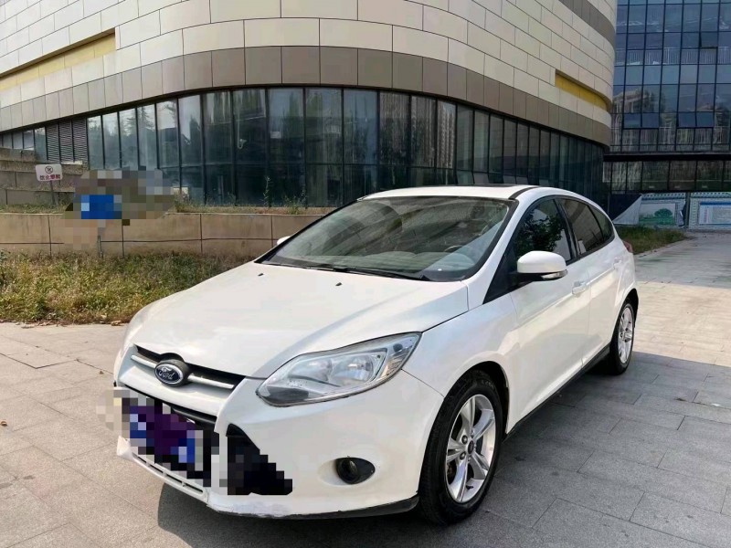 青岛14年福特福克斯3
