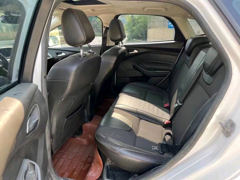 青岛14年福特福克斯6