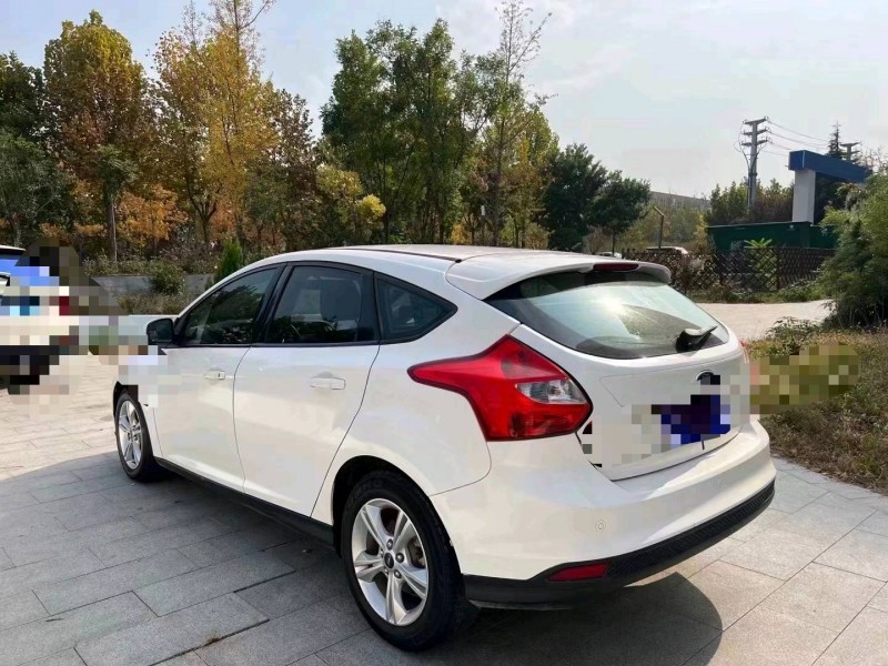 青岛14年福特福克斯8