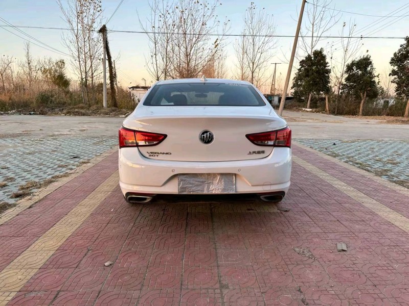 徐州17年别克威朗2