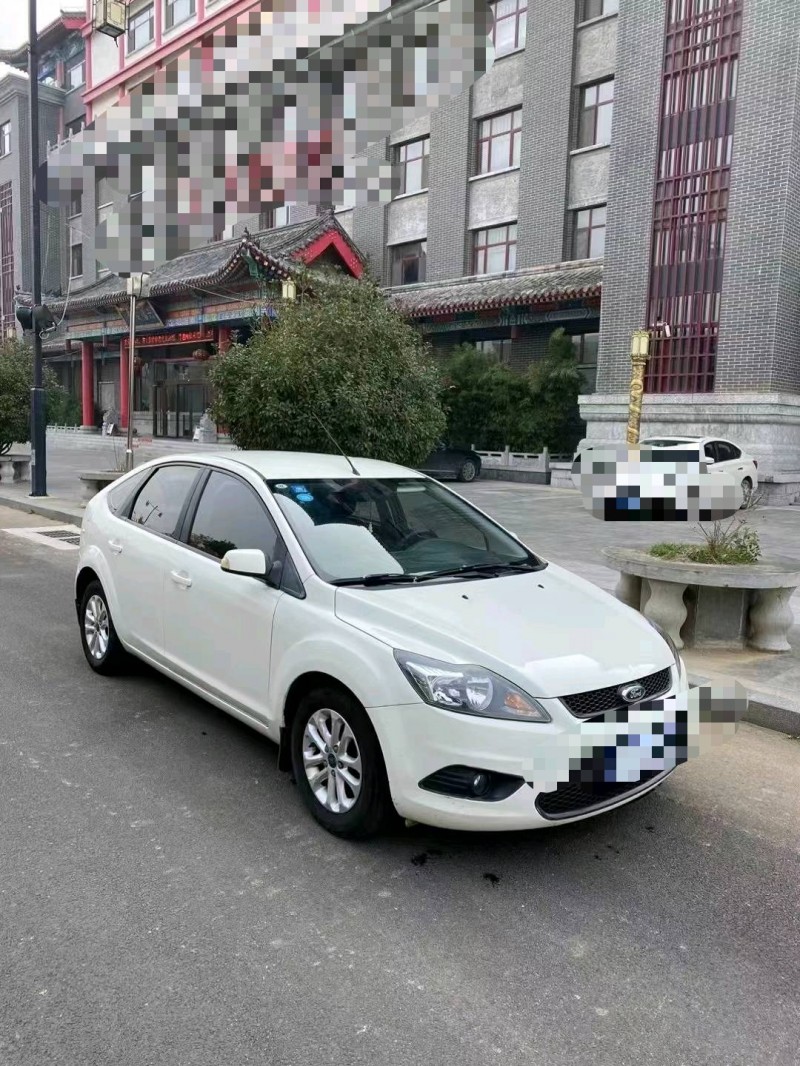 济宁16年福特福克斯2
