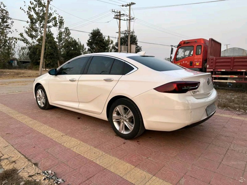 徐州18年别克君威7