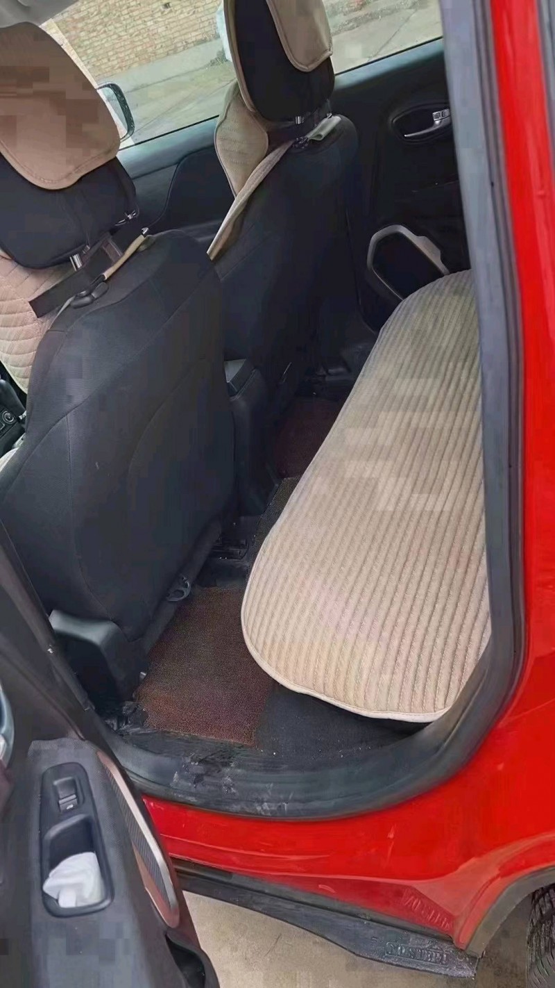 保定17年Jeep自由客5