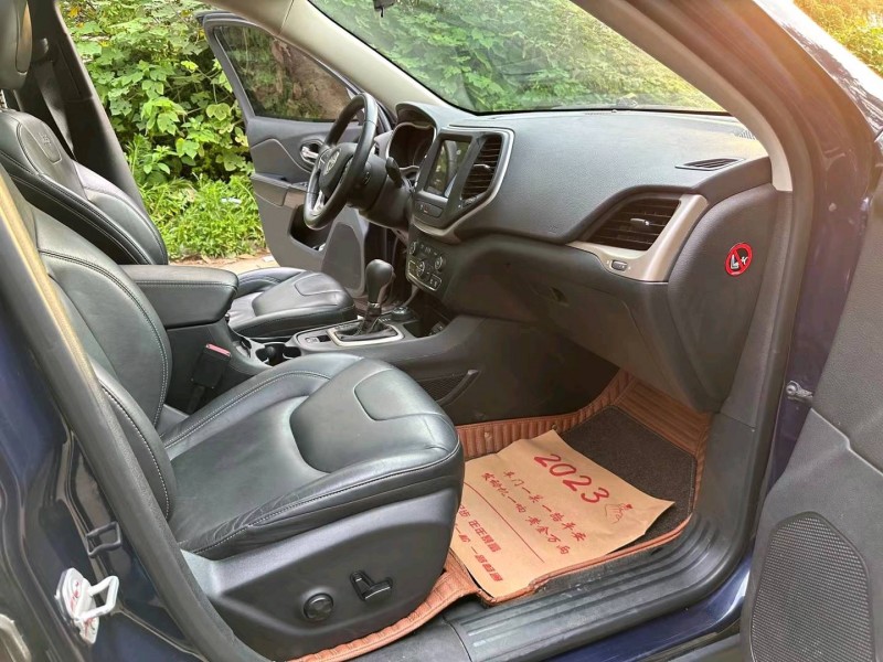 徐州17年Jeep自由光6