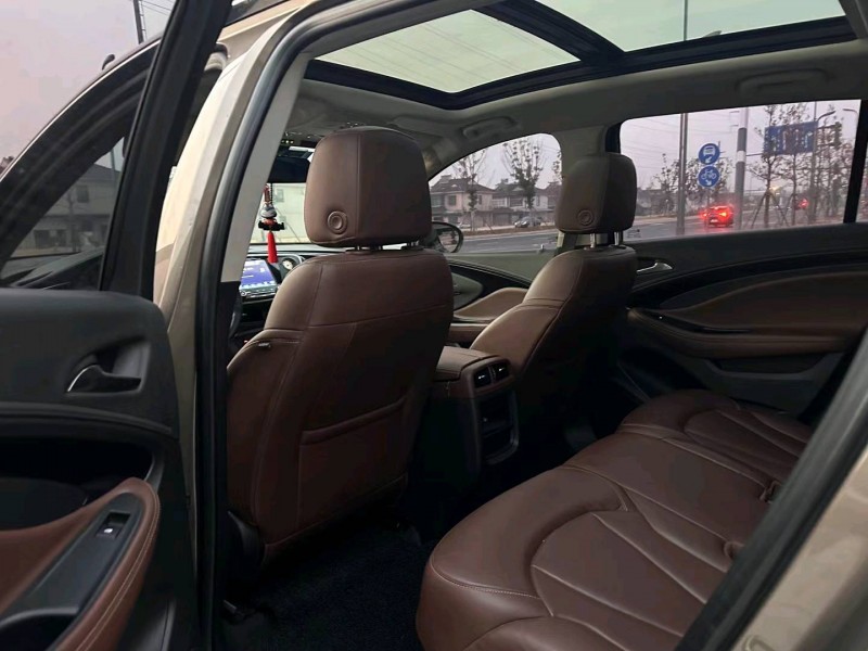 苏州18年别克昂科威5