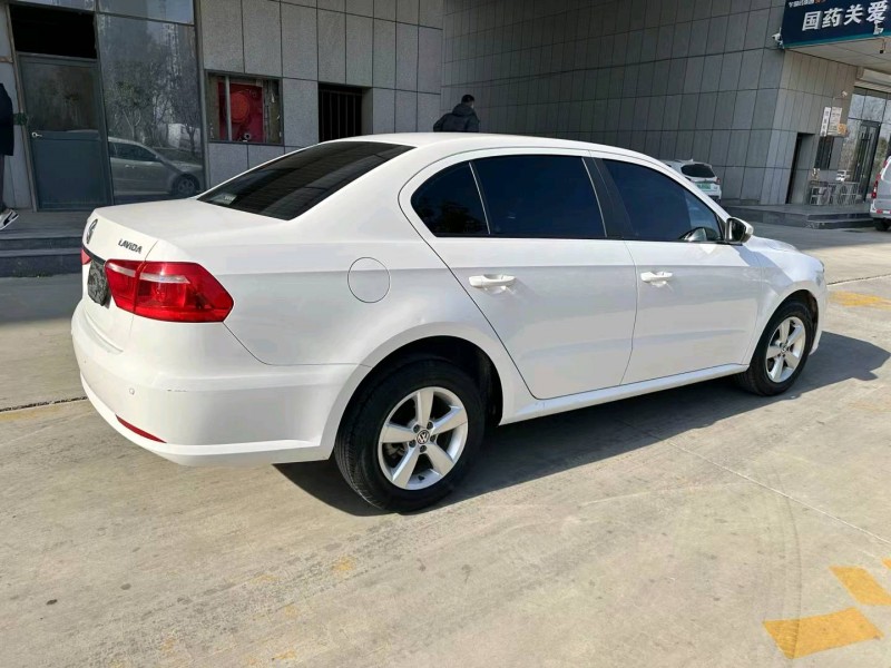 济宁17年大众朗逸8