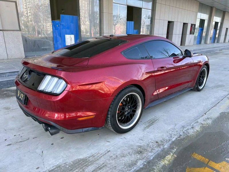 济宁17年福特野马8