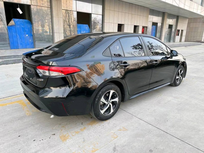 济宁21年丰田雷凌8