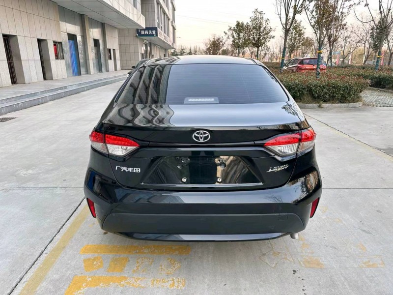 济宁21年丰田雷凌9