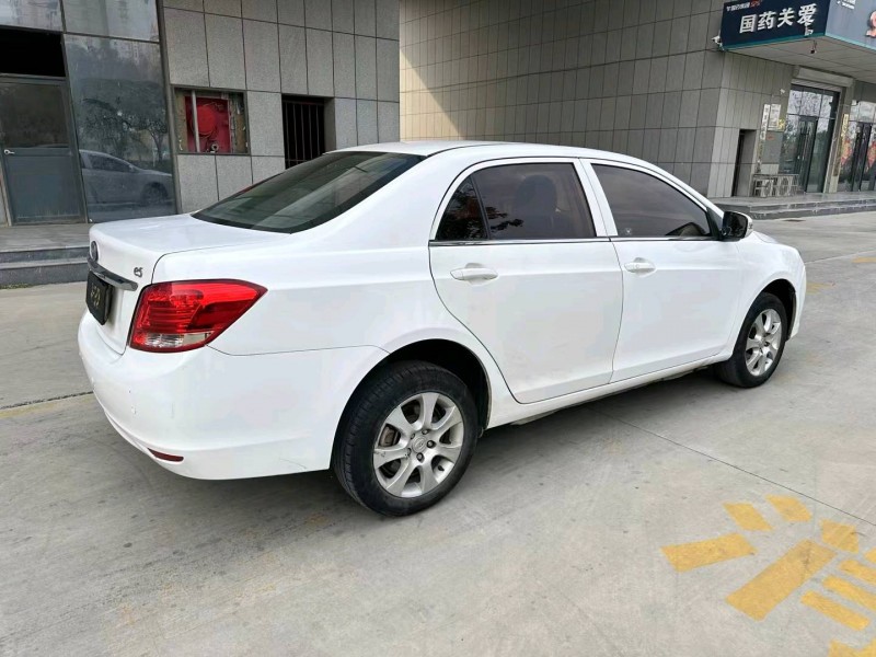 济宁17年比亚迪e58