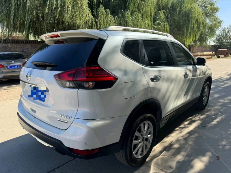 保定19年日产奇骏7