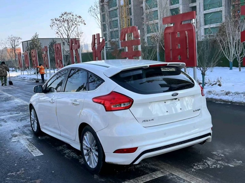 保定17年福特福克斯5