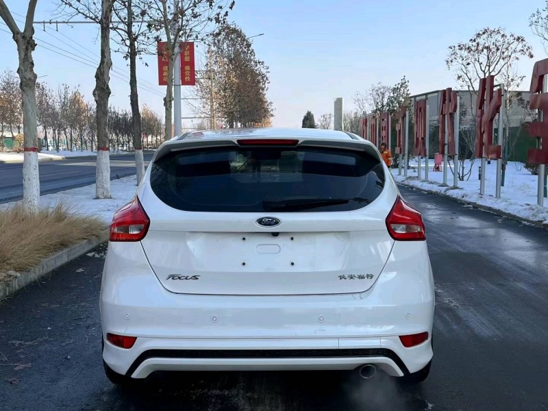 保定17年福特福克斯9
