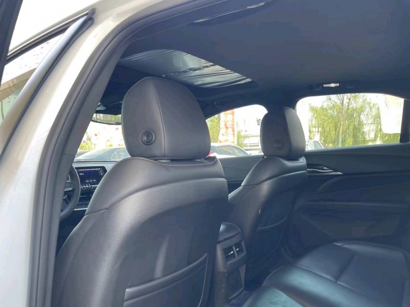 保定21年凯迪拉克XT45