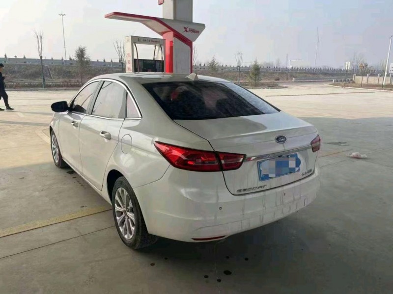 枣庄17年福特福睿斯8