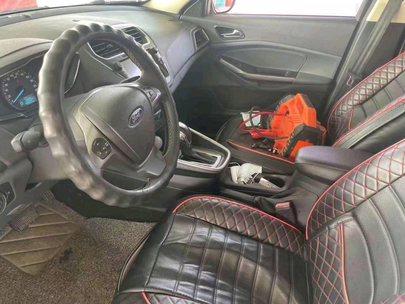 枣庄17年福特福睿斯9