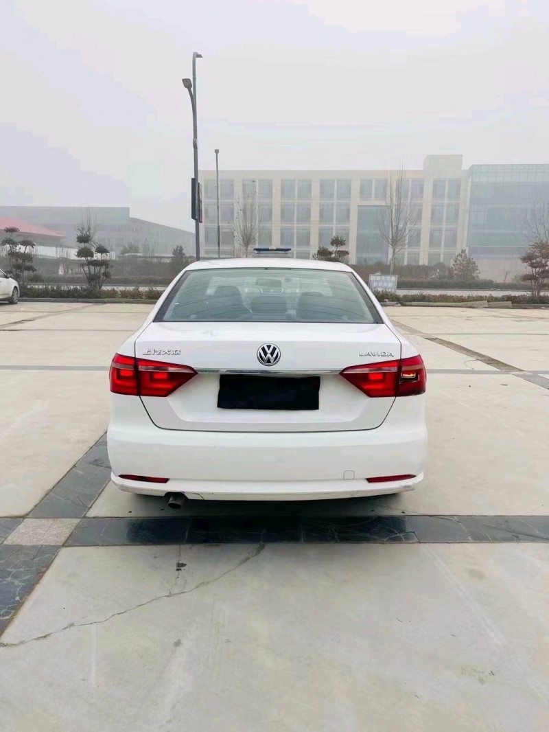 东营17年大众朗逸9
