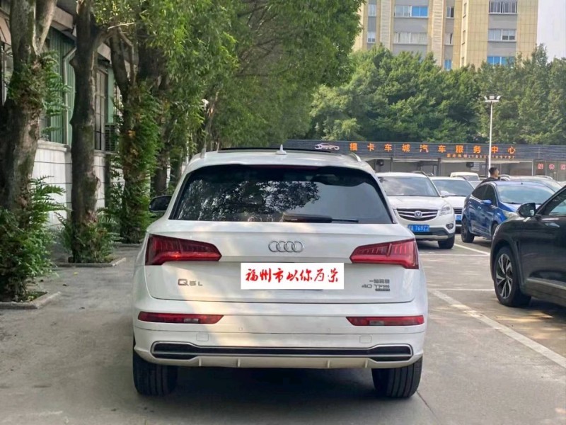 三明21年奧迪Q57