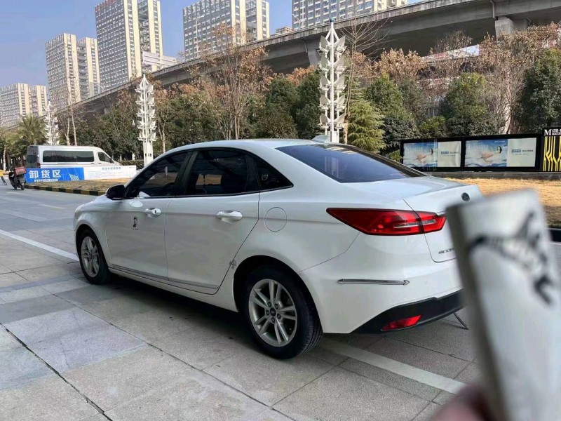宜昌19年福特福睿斯3