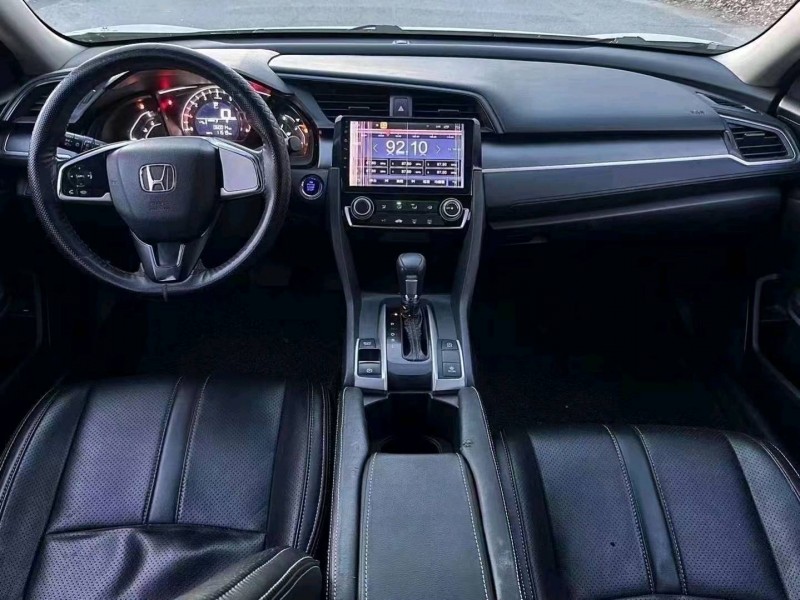 青岛17年本田思域4