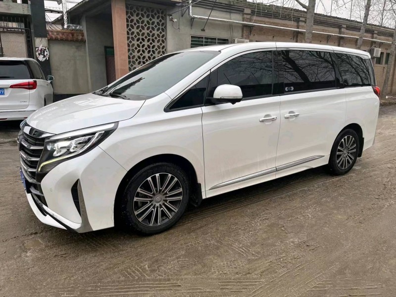 保定21年传祺M82