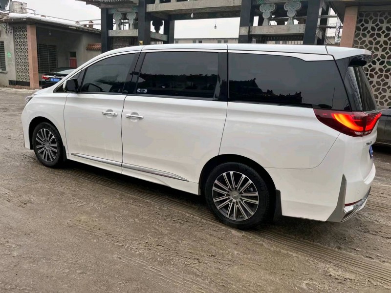 保定21年传祺M83