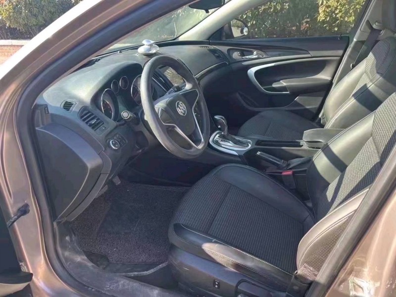 青岛16年别克君威5