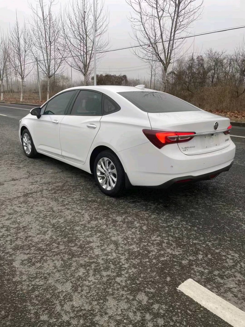 徐州20年别克威朗8