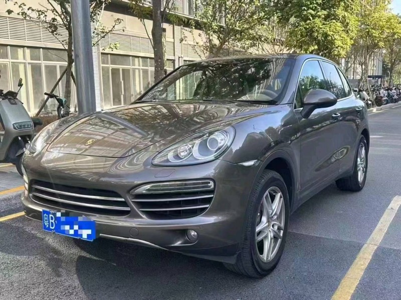 广州11年保时捷卡宴2