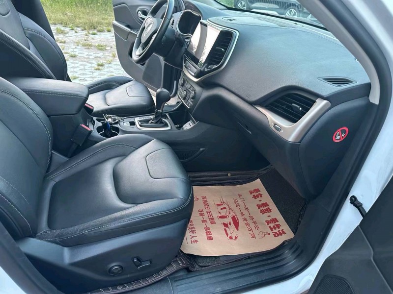 徐州17年Jeep自由光5