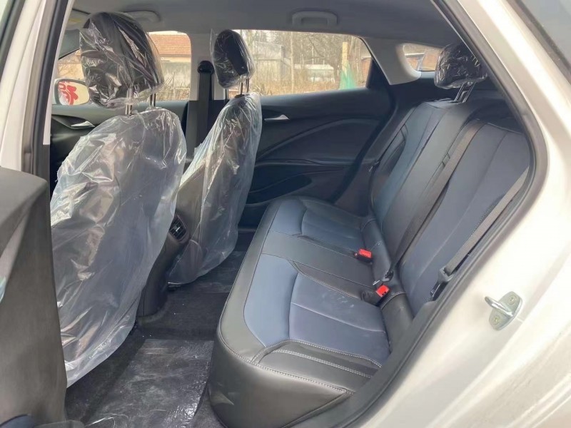 青岛23年别克微蓝8