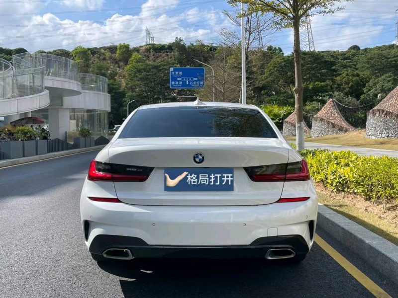 广州22年宝马3系9