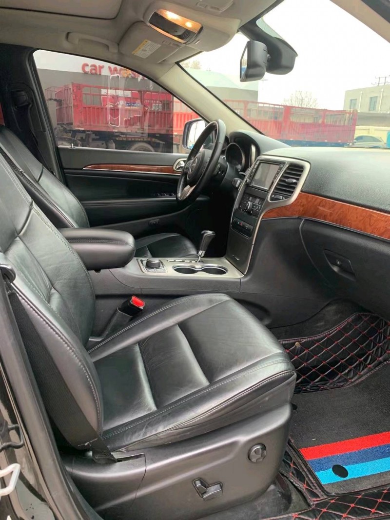 保定13年Jeep大切诺基5