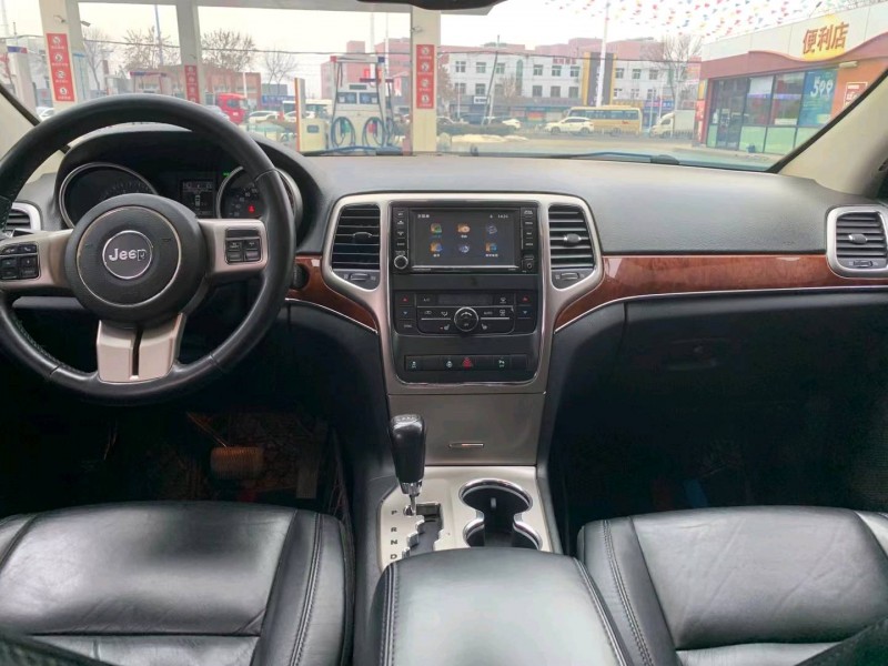 保定13年Jeep大切诺基6