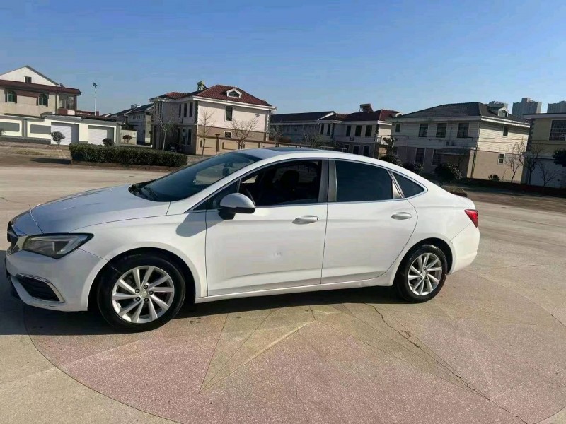 徐州18年别克威朗3