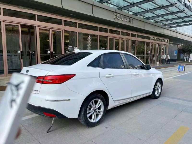 徐州19年福特福睿斯5