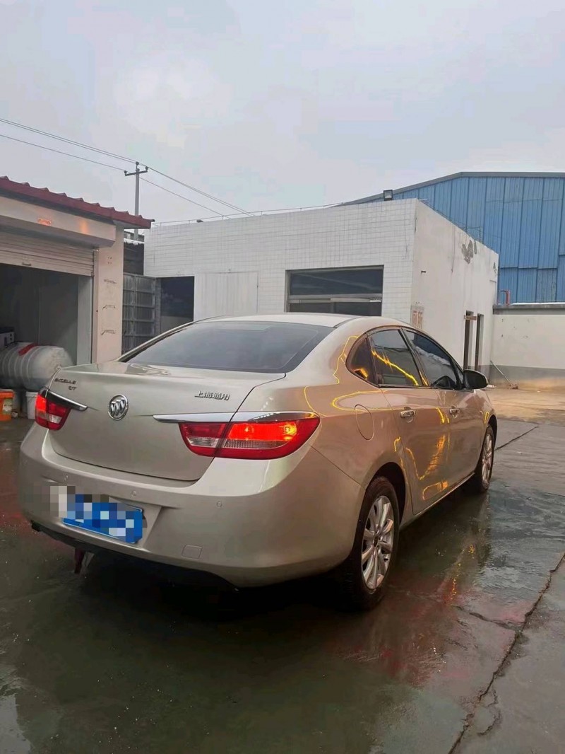 保定11年别克英朗GT7