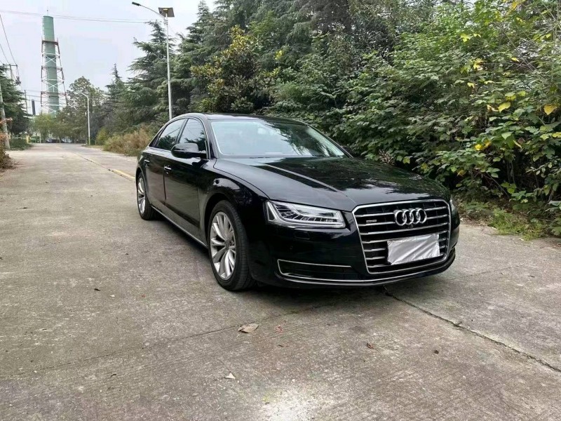 徐州17年奥迪A8L3