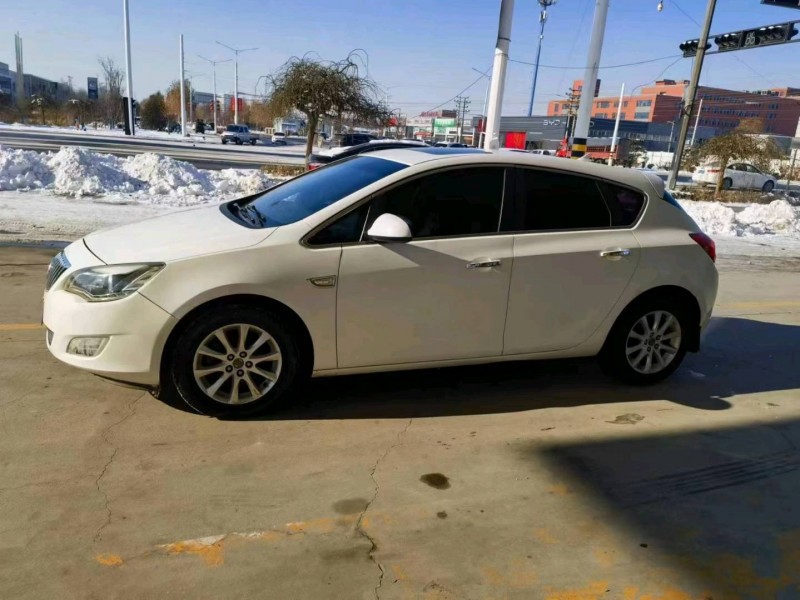 保定14年别克英朗2