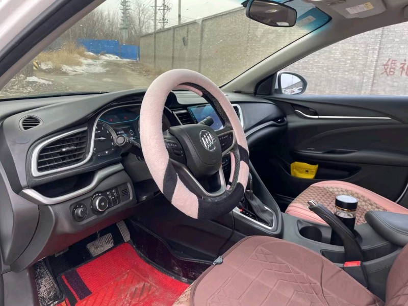 保定18年别克英朗8