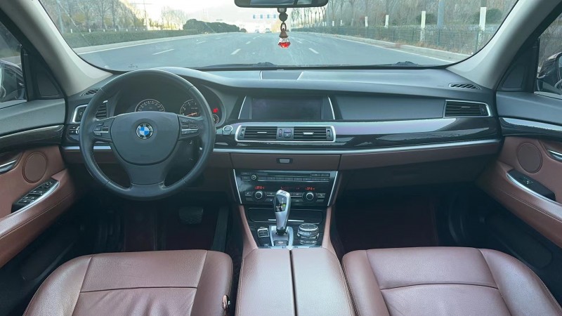 济南16年宝马5系GT8