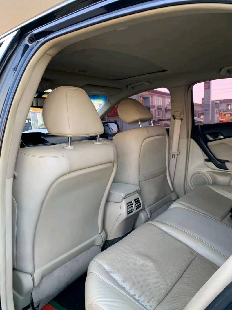 保定11年本田思铂睿4